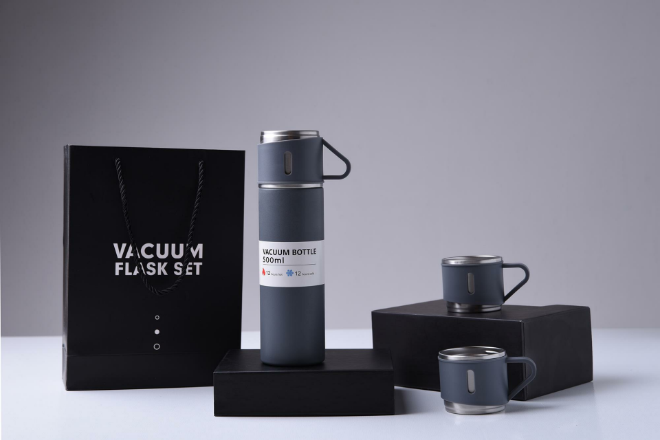 Paslanmaz Çelik Sızdırmaz Vakumlu Hediye Paketli 450ml 3 Bardaklı Termos Seti Çay Kahve Termosu Gri