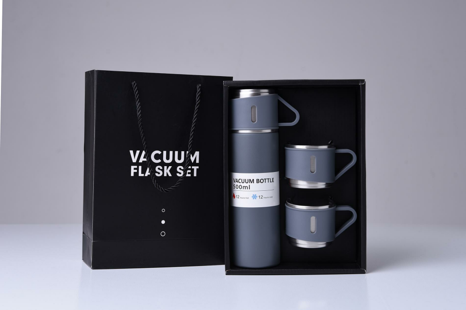 Paslanmaz Çelik Sızdırmaz Vakumlu Hediye Paketli 450ml 3 Bardaklı Termos Seti Çay Kahve Termosu Gri