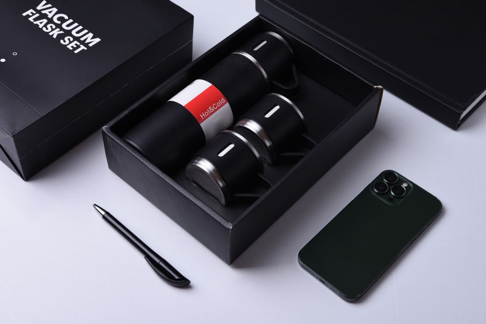 Paslanmaz Çelik Sızdırmaz Vakumlu Hediye Paketli 450ml 3 Bardaklı Termos Seti Çay Kahve Termosu Siyah